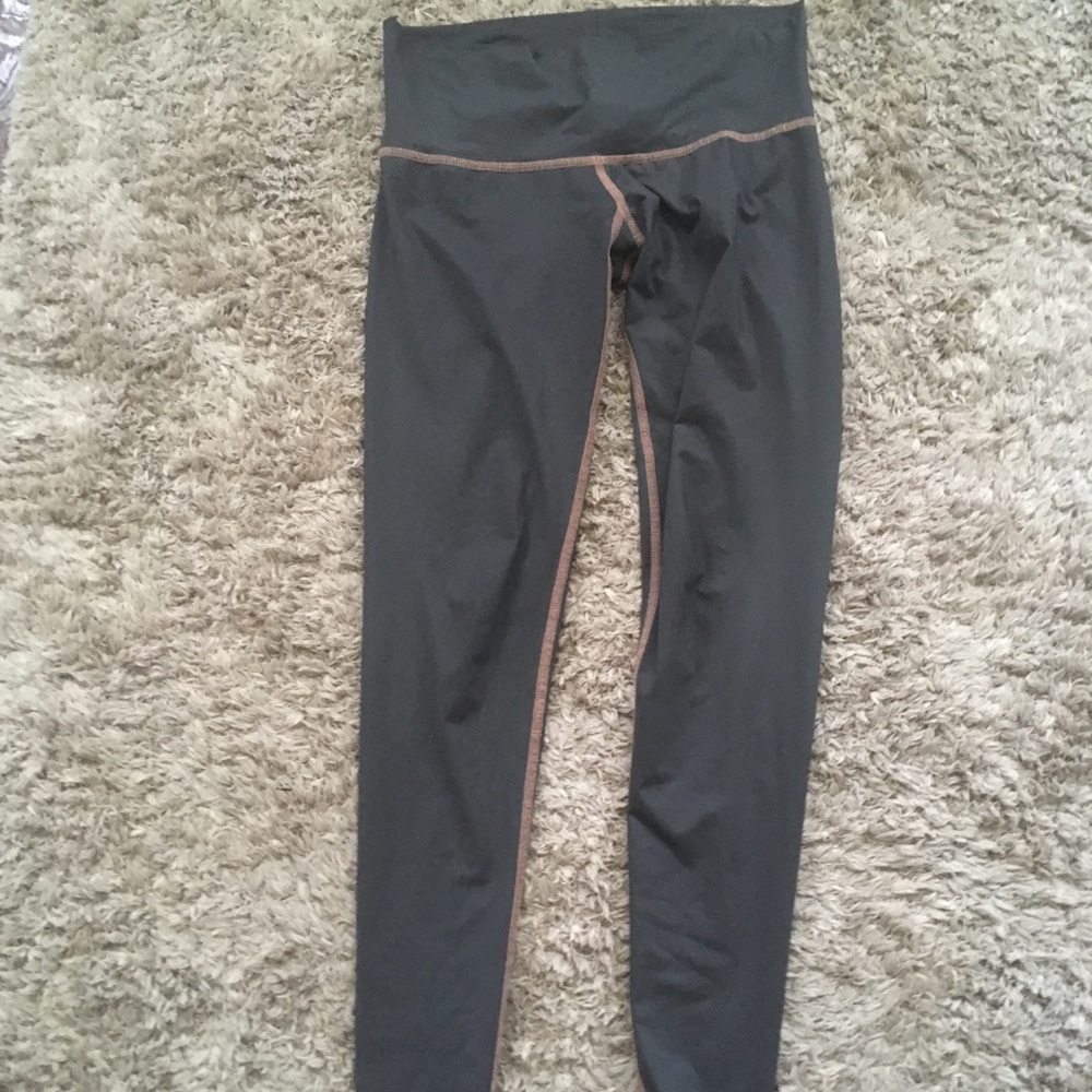 Gray Teeki leggings